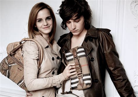 emma watson photoshoot burberry|Burberry Behind the Scenes Photoshoot with Emma Watson.